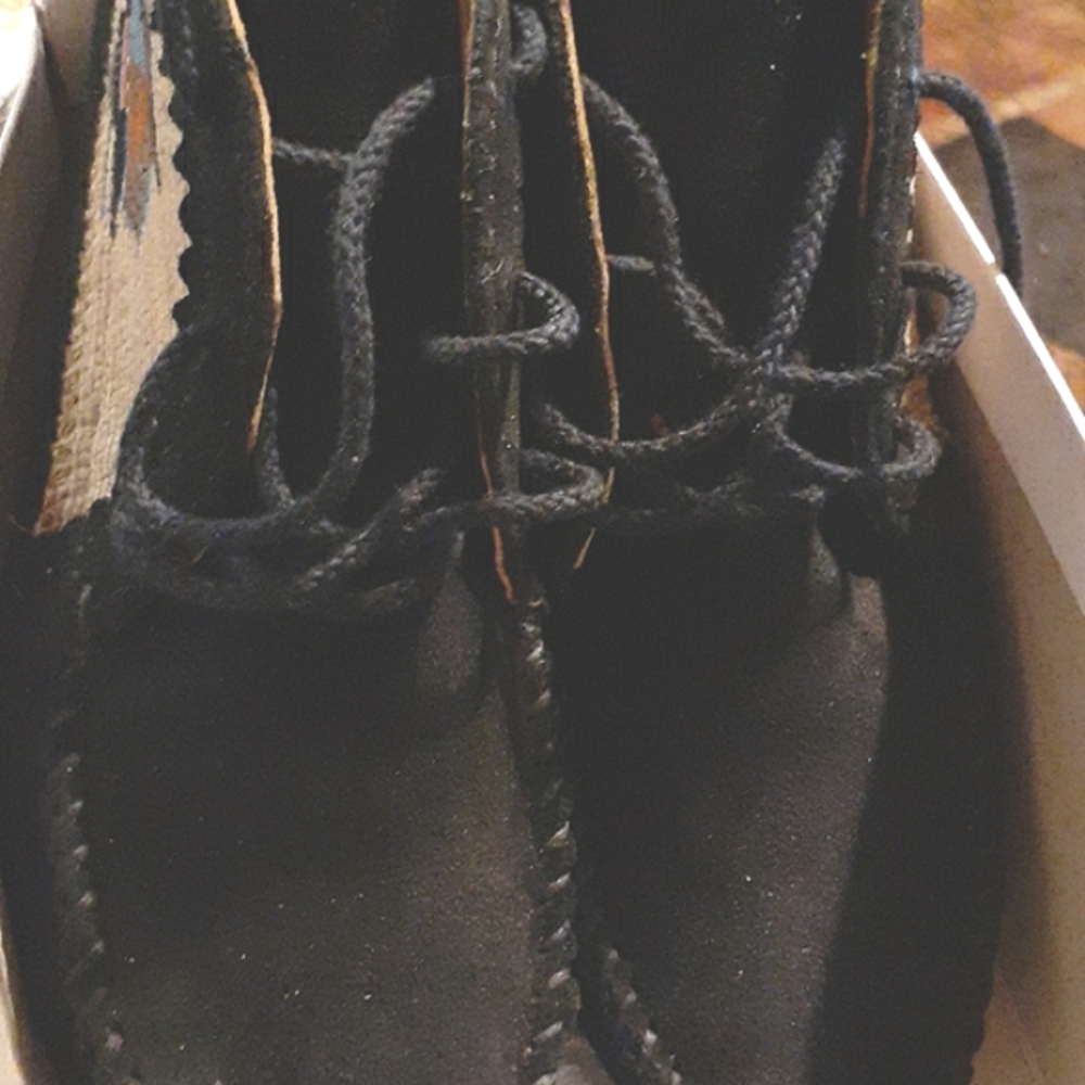 Minnetonka EL PASO BOOTIE SIZE 8